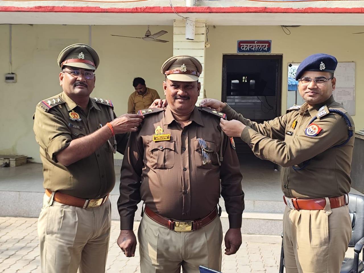 31 साल की सेवा के बाद दीवान हरिश्चन्द्र बने दरोगा news image IMG-20251231-WA0006