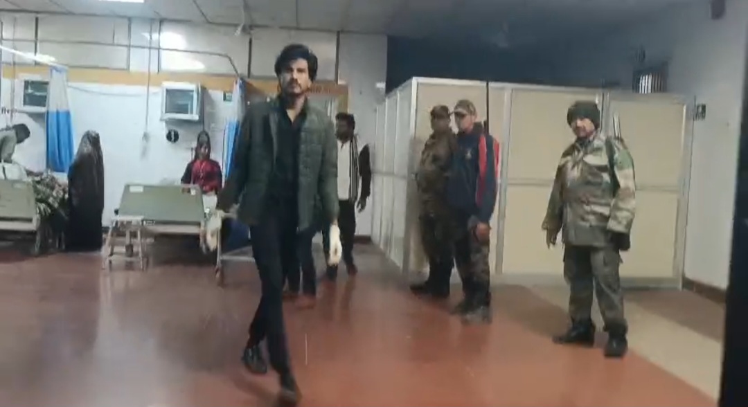 अंधाधुंध फायरिंग से दहला इलाका, युवक के सीने में लगी गोली news image 124