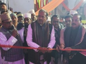 कोंच में छोटे साईं बाबा दरगाह पर हजरत बसीर मियां के उर्स के मुख्य अतिथि पूर्व मंत्री हरिओम उपाध्याय