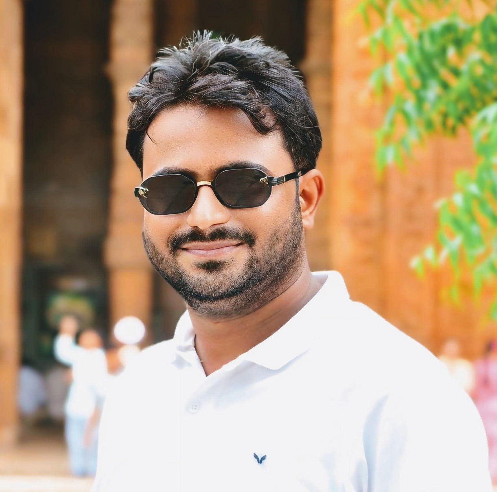 संस्थापक