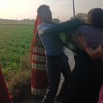 जालौन के गोहन थाना क्षेत्र में मां-बेटी के साथ हुई मारपीट और छेड़छाड़ के बाद गांव में उमड़ी भीड़ और पुलिस जांच का सांकेतिक चित्र