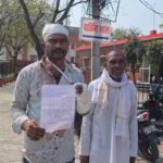 उरई में दबंगों के हौसले बुलंद: युवक पर जानलेवा हमला, सिर और हाथ में फ्रैक्चर; एसपी से सुरक्षा की गुहार जालौन के उरई में घायल युवक आनंद राज हाथ और सिर पर पट्टी बांधे हुए पुलिस अधीक्षक कार्यालय के बाहर न्याय की गुहार लगाते हुए