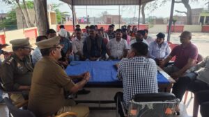 рдХреЛрдВрдЪ: рд╢рд╛рдВрддрд┐ рдФрд░ рд╕реМрд╣рд╛рд░реНрдж рдХреЗ рд╕рд╛рде рдордирд╛рдпрд╛ рдЬрд╛рдПрдЧрд╛ рд╣реЛрд▓реА рдХрд╛ рдкрд░реНрд╡, рдХреЛрддрд╡рд╛рд▓реА рдореЗрдВ рдкреАрд╕ рдХрдореЗрдЯреА рдХреА рдмреИрдардХ рд╕рдВрдкрдиреНрди news image рдХреЛрдВрдЪ рдХреЛрддрд╡рд╛рд▓реА рдкрд░рд┐рд╕рд░ рдореЗрдВ рдЖрдпреЛрдЬрд┐рдд рдкреАрд╕ рдХрдореЗрдЯреА рдХреА рдмреИрдардХ рдореЗрдВ рдЙрдкрд╕реНрдерд┐рдд рдирд╛рдпрдм рддрд╣рд╕реАрд▓рджрд╛рд░ рдЬрд┐рддреЗрдВрджреНрд░ рд╕рд┐рдВрд╣, рдкреНрд░рднрд╛рд░реА рдирд┐рд░реАрдХреНрд╖рдХ рдмреГрдЬреЗрд╢ рдмрд╣рд╛рджреБрд░ рд╕рд┐рдВрд╣ рдФрд░ рдХреНрд╖реЗрддреНрд░ рдХреЗ рдЧрдгрдорд╛рдиреНрдп рдирд╛рдЧрд░рд┐рдХ