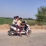 रील के लिए मौत से खिलवाड़: उरई में स्टेट हाईवे पर नाबालिगों ने की दुस्साहस की हदें पार, वीडियो वायरल उरई जालौन के स्टेट हाईवे पर एक स्कूटी पर सवार चार नाबालिग बच्चे खतरनाक स्टंट करते और रील बनाते हुए, पीछे से आते भारी वाहन