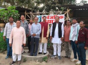 рдорд╛рдирд╡рддрд╛ рдХреА рдорд┐рд╕рд╛рд▓: рдХреБрдареМрдВрдж рдореЗрдВ рднреАрд╖рдг рдЧрд░реНрдореА рдХреЗ рдмреАрдЪ рд╕рдорд╛рдЬрд╕реЗрд╡рд┐рдпреЛрдВ рдиреЗ рд╕рдВрднрд╛рд▓рд╛ рдореЛрд░реНрдЪрд╛, рд░рд╛рд╣рдЧреАрд░реЛрдВ рдХреЗ рд▓рд┐рдП рд╢реБрд░реВ рдХреА рд╢реАрддрд▓ рдкреНрдпрд╛рдК рд╕реЗрд╡рд╛ news image рдЬрд╛рд▓реМрди рдХреЗ рдХреБрдареМрдВрдж рдореЗрдВ рдерд╛рдирд╛ рдкрд░рд┐рд╕рд░ рдХреЗ рд╕рд╛рдордиреЗ рд░рд╛рд╣рдЧреАрд░реЛрдВ рдХреЛ рдардВрдбрд╛ рдкрд╛рдиреА рдкрд┐рд▓рд╛рддреЗ рд╕рдорд╛рдЬрд╕реЗрд╡реА рдФрд░ рд╕реНрдерд╛рдкрд┐рдд рдХреА рдЧрдИ рдмрдбрд╝реА рдкрд╛рдиреА рдХреА рдЯрдВрдХреА