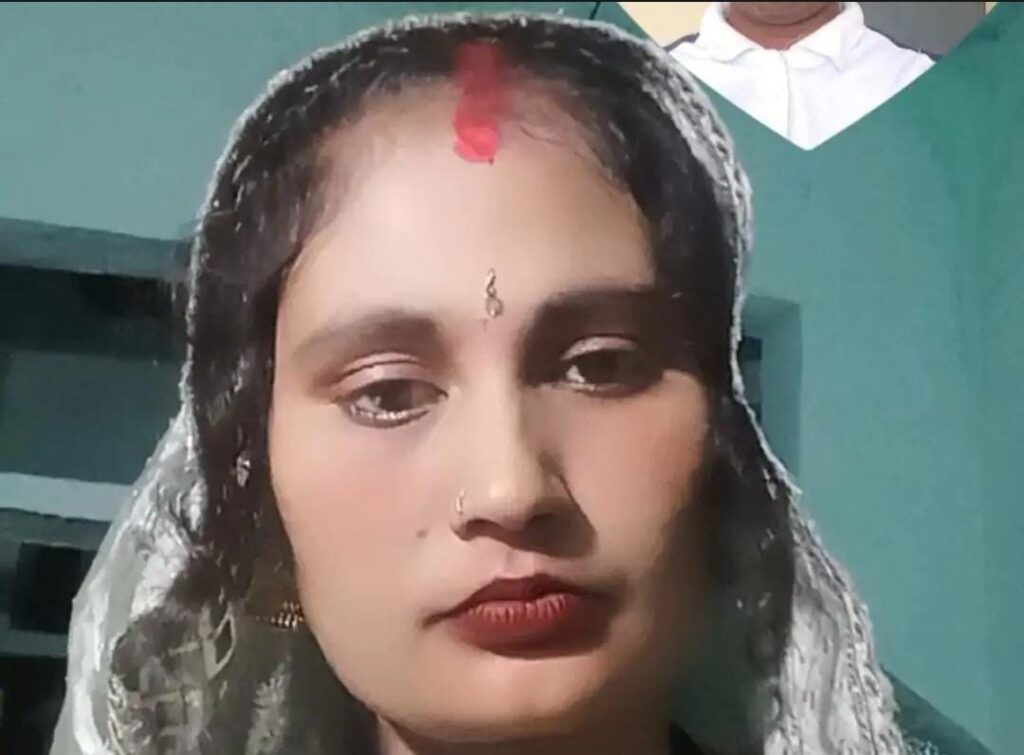 जालौन में खाकी पर गिरी गाज: लूट के बाद महिला की मौत और अपराधियों से 'साठगांठ' पड़ी भारी, थाना प्रभारी लाइन हाजिर, चौकी प्रभारी सस्पेंड news image जालौन में खाकी पर गिरी गाज: लूट के बाद महिला की मौत और अपराधियों से 'साठगांठ' पड़ी भारी, थाना प्रभारी लाइन हाजिर, चौकी प्रभारी सस्पेंड news image