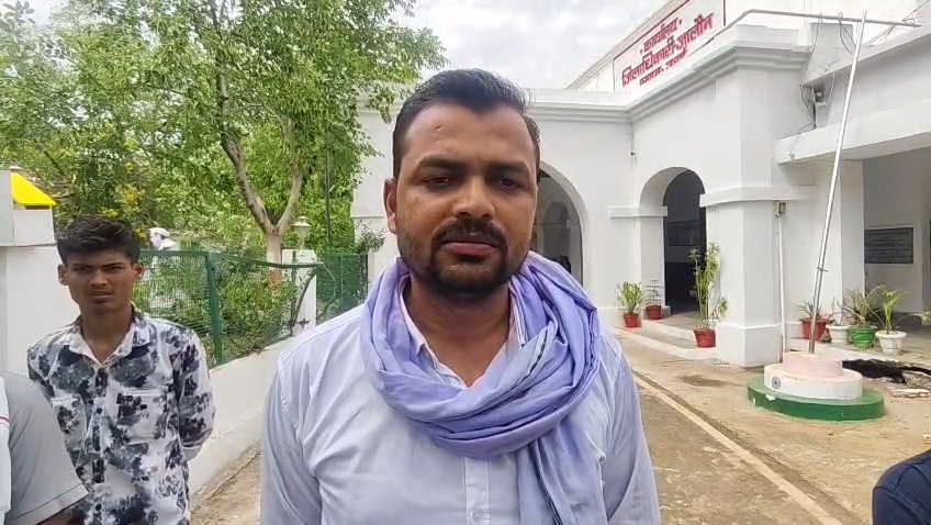 जालौन की ग्राम पंचायत में भ्रष्टाचार के आरोपों से हड़कंप, ग्रामीणों ने डीएम से लगाई गुहार, उच्च स्तरीय जांच की मांग news image जालौन की ग्राम पंचायत में भ्रष्टाचार के आरोपों से हड़कंप, ग्रामीणों ने डीएम से लगाई गुहार, उच्च स्तरीय जांच की मांग news image
