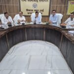 प्रशासनिक दक्षता और सुशासन के लिए तकनीक अनिवार्य: जालौन में रिमोट सेंसिंग और जीआईएस पर एक दिवसीय कार्यशाला संपन्न जालौन के विकास भवन स्थित रानी लक्ष्मीबाई सभागार में जिलाधिकारी राजेश कुमार पाण्डेय की अध्यक्षता में आयोजित रिमोट सेंसिंग और जीआईएस कार्यशाला में उपस्थित वैज्ञानिक और जिला स्तरीय अधिकारी।