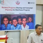 उत्तर प्रदेश शासन का बड़ा प्रशासनिक फेरबदल: डॉ. हरिनंदन प्रसाद बने जालौन के नए मुख्य चिकित्सा अधिकारी (सीएमओ) उत्तर प्रदेश शासन द्वारा जालौन के नए मुख्य चिकित्सा अधिकारी (सीएमओ) नियुक्त किए गए डॉ. हरिनंदन प्रसाद की फाइल फोटो, जिसमें यूपी स्वास्थ्य विभाग का आधिकारिक लोगो और प्रशासनिक आदेश की प्रति पृष्ठभूमि में दिखाई दे रही है।