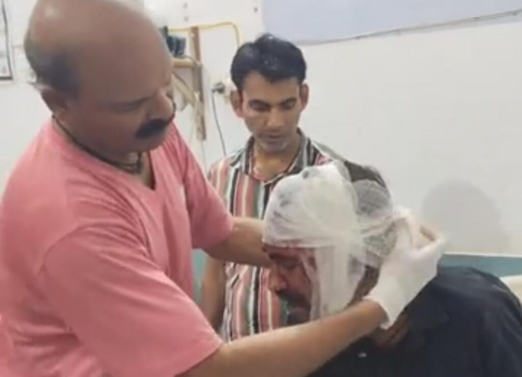 जालौन के कोंच में भीषण सड़क हादसा: कनासी पुलिया के पास बाइक फिसलने से भिंड के दो युवक गंभीर रूप से घायल, मेडिकल कॉलेज उरई रेफर news image