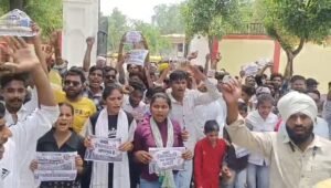 आईएएस रिंकू सिंह राही के समर्थन में जालौन में उमड़ा जनसैलाब, दोबारा एसडीएम बनाने की मांग को लेकर कलेक्ट्रेट पर विशाल प्रदर्शन