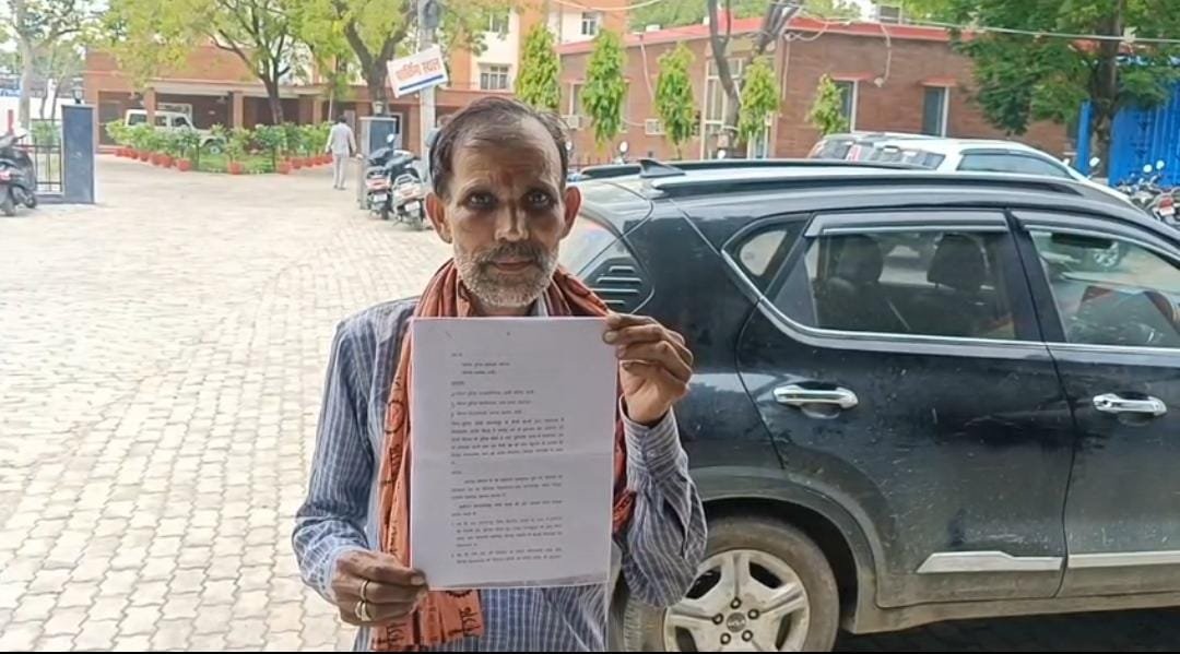 जालौन: पुलिस की कार्यप्रणाली पर उठे गंभीर सवाल, घर में घुसकर तोड़फोड़ और दबाव में समझौता कराने का आरोप