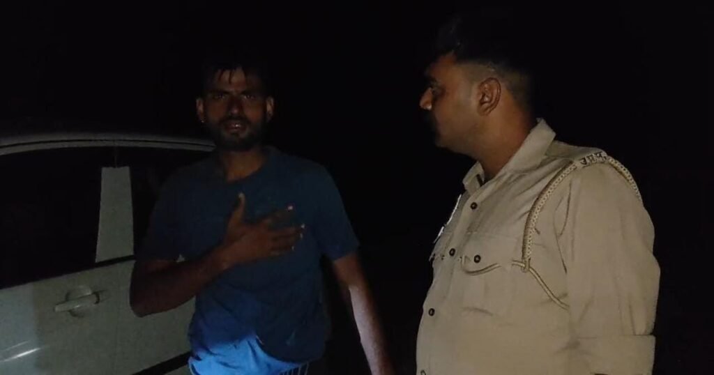 जालौन में गृहक्लेश की इंतेहा: पत्नी से विवाद के बाद युवक ने यमुना नदी में लगाई छलांग, तैरने की कला ने बचाई जान news image जालौन और औरैया बॉर्डर पर स्थित शेरगढ़ पुल और यमुना नदी का दृश्य, जहां गृहक्लेश के चलते एक युवक ने नदी में छलांग लगा दी थी।
