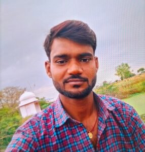 जालौन में दर्दनाक हादसा: रेलवे ट्रैक पार करते समय ट्रेन की चपेट में आया युवक, परिवार में पसरा मातमजालौन के आटा थाना क्षेत्र में रेलवे ट्रैक के पास घटनास्थल का दृश्य, जहां पुलिस टीम जांच और साक्ष्य जुटाते हुए दिखाई दे रही है।