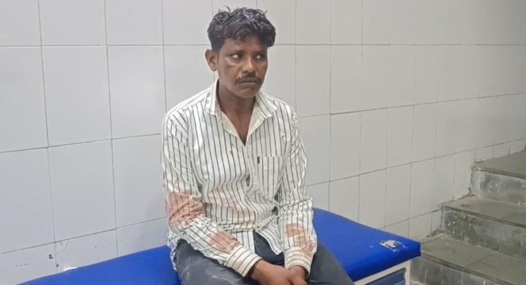जालौन न्यूज, उरई कोतवाली, कोंच रोड, विधि महाविद्यालय जालौन, यूपी क्राइम, उत्तर प्रदेश समाचार, राजमिस्त्री हमला, दबंगों की दबंगई, जालौन ब्रेकिंग, उरई पुलिस, UP Samvad, Jalaun News, Orai Police, Crime in UP, Local News Jalaun, Uttar Pradesh News, Contractor Assault, Jalaun Police Station, UP News Live, Khabar Jalaun Ki, Latest Jalaun News, Orai Crime News, UP Police Action, Vidhi Mahavidyalaya Jalaun, Sunil Contractor Jalaun