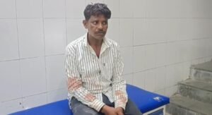जालौन न्यूज, उरई कोतवाली, कोंच रोड, विधि महाविद्यालय जालौन, यूपी क्राइम, उत्तर प्रदेश समाचार, राजमिस्त्री हमला, दबंगों की दबंगई, जालौन ब्रेकिंग, उरई पुलिस, UP Samvad, Jalaun News, Orai Police, Crime in UP, Local News Jalaun, Uttar Pradesh News, Contractor Assault, Jalaun Police Station, UP News Live, Khabar Jalaun Ki, Latest Jalaun News, Orai Crime News, UP Police Action, Vidhi Mahavidyalaya Jalaun, Sunil Contractor Jalaun