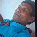 खेत में काम कर रहे किसान को जहरीले कीड़े ने डसा, अस्पताल पहुंचने से पहले ही थम गई सांसें; परिवार में मचा कोहराम जालौन के कालपी कोतवाली क्षेत्र के देवकली गांव में खेत पर काम कर रहे किसान की जहरीले कीड़े के काटने से मौत के बाद जुटी ग्रामीणों की भीड़ और विलाप करते परिजन।