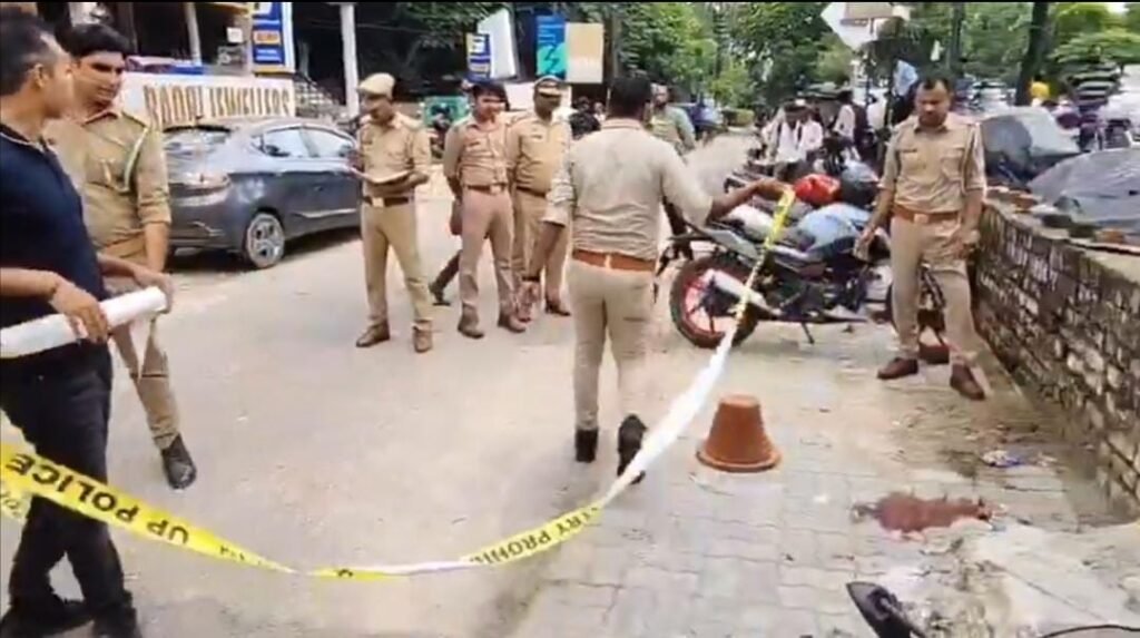 लखनऊ में सनसनीखेज वारदात: बैंक मैनेजर पत्नी और बहन की हत्या के बाद एसबीआई अधिकारी ने की आत्महत्या, व्हाट्सएप स्टेटस पर लिखा था दर्दनाक संदेश