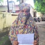 कोंच में सनसनी: नाबालिग बेटी ने पिता पर लगाया छेड़छाड़ और दुष्कर्म के प्रयास का आरोप जालौन के कोंच कोतवाली क्षेत्र का सांकेतिक चित्र, जहां पुलिस स्टेशन के बाहर न्याय की गुहार लगाती पीड़ित परिवार की तस्वीर या पुलिस थाने का मुख्य द्वार।