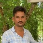जालौन के कदौरा थाना क्षेत्र में उदनपुर-जैसकपुर मार्ग पर दो बाइकों की टक्कर के बाद घटनास्थल पर मौजूद पुलिस और क्षतिग्रस्त बाइक का दृश्य।