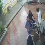 जालौन के कोंच स्थित नारायण फिलिंग स्टेशन पर सेल्समैन और युवक के बीच कथित हाथापाई का सीसीटीवी दृश्य।