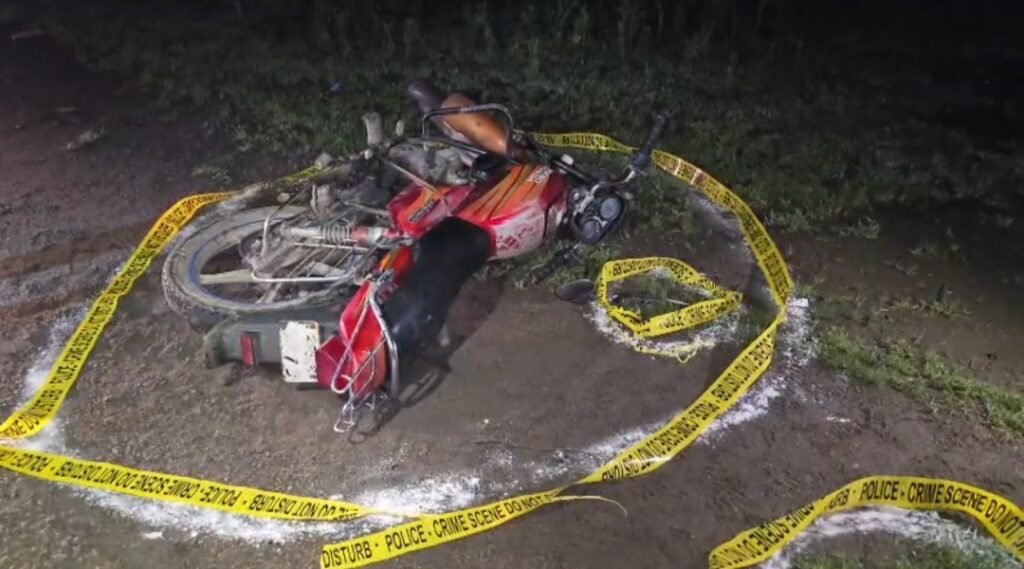 उरई के फैक्ट्री एरिया में मुठभेड़ स्थल पर बरामद घटना में इस्तेमाल बाइक