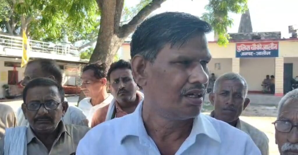घटना की जानकारी देते मृतका के ताऊ हुकुम सिंह