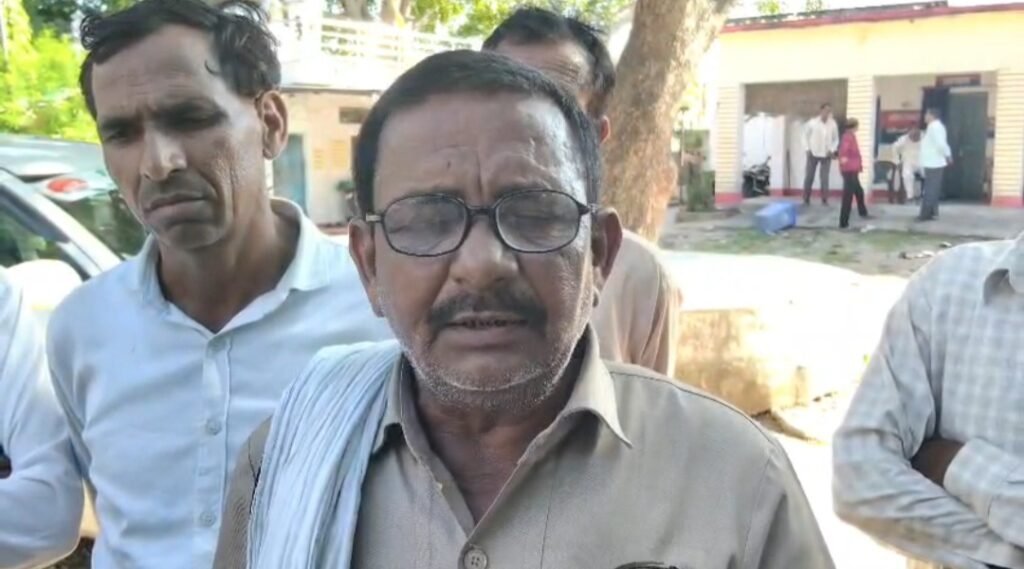 न्याय की मांग करते मृतका के परिजन गुलाब सिंह