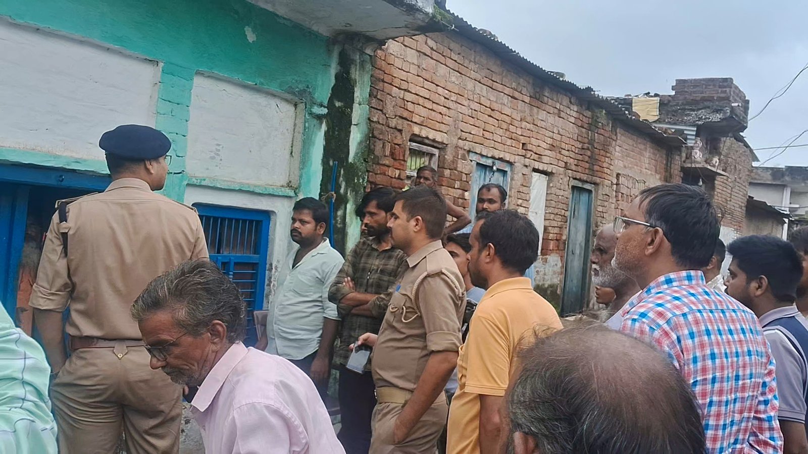 जन्माष्टमी की रात खौफनाक वारदात: बुजुर्ग दंपती को बंधक बनाकर लाखों के जेवर और नकदी लूट ले गए बदमाश
