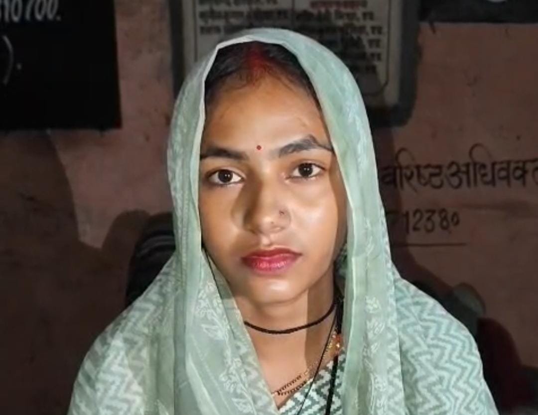 जालौन के कोंच कोतवाली परिसर का बाहरी दृश्य