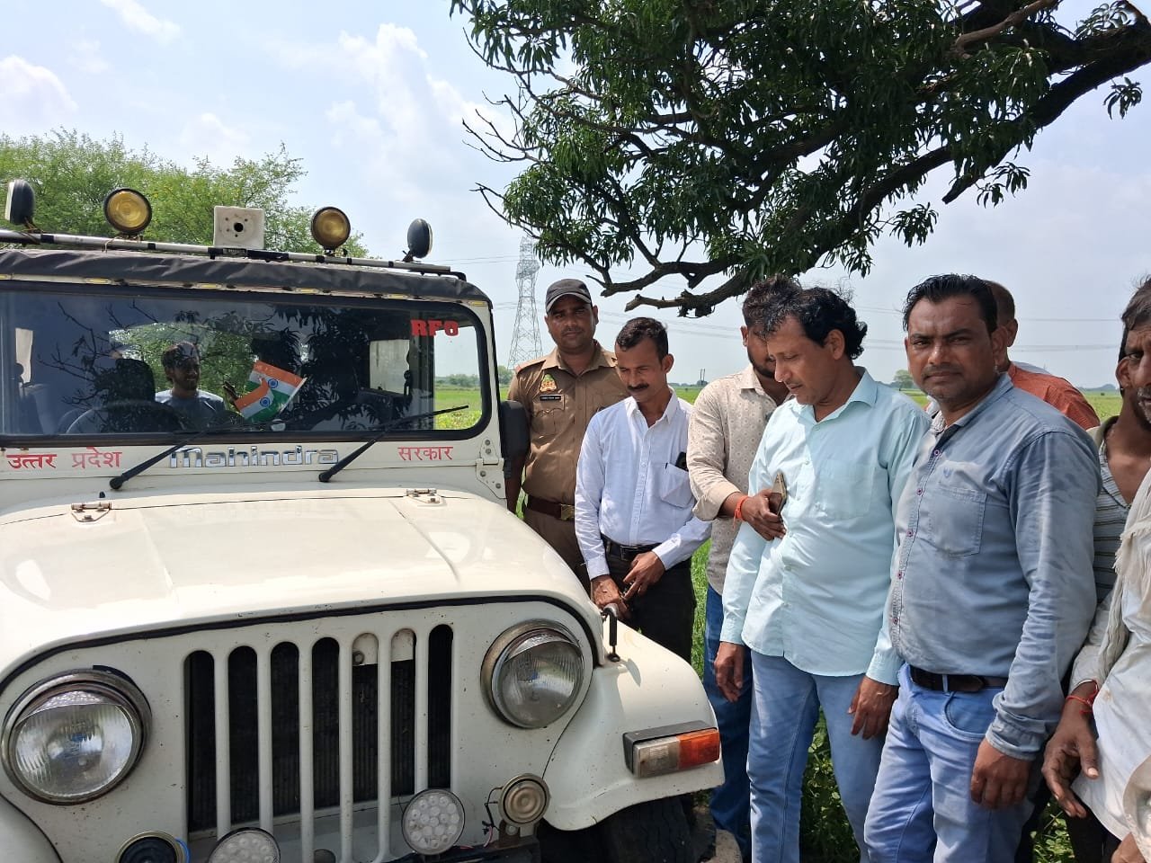 जालौन के ग्राम पंचायत कुंठौंदा में तेंदुआ खोजबीन का घटनास्थल