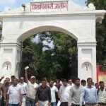 जालौन में महिला पत्रकारों से कथित मारपीट पर फूटा गुस्सा, डीएम-एसपी को सौंपा ज्ञापन उरई कलेक्ट्रेट में ज्ञापन सौंपते डिस्ट्रिक्ट प्रेस क्लब जालौन के पदाधिकारी एवं पत्रकार