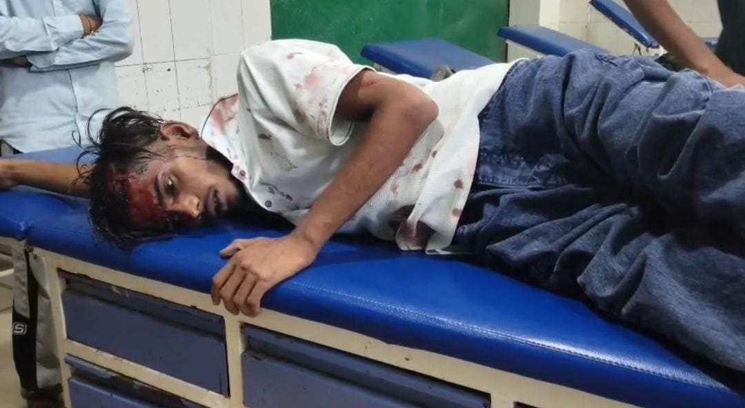 जालौन के झांसी रोड स्थित लक्ष्मी मंदिर के पास मोमोज का ठेला घटनास्थल
