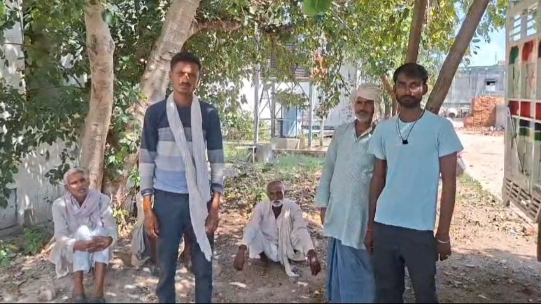 मृतक के परिजन अजय कुमार सिंह की बाइट का दृश्य