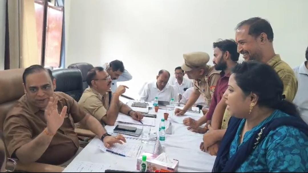 कोंच: टेंडर के बाद निर्माण कार्य न होने पर सभासद ने डीएम से की शिकायत