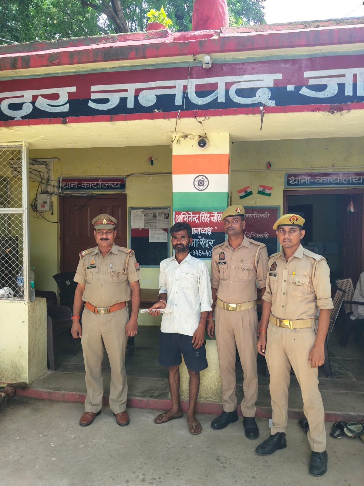 पुलिस की गिरफ्त में आरोपी