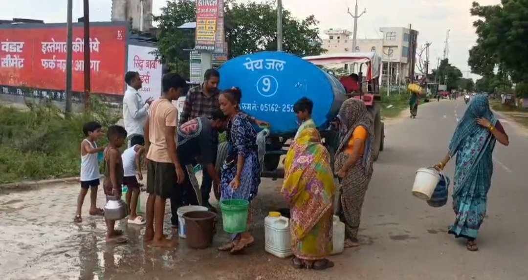 ट्रांसफार्मर फुंकने से 5 दिन से पानी संकट, टैंकर से हो रही सप्लाई