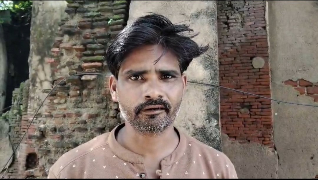 पति का आरोप: पत्नी दो बच्चों को छोड़ प्रेमी संग गई, जेवर और ₹2 लाख ले जाने की शिकायत