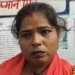 सीएचसी में इलाज कराने आई महिला के मंगलसूत्र का सोने का पैंडल चोरी, CCTV में संदिग्ध कैद सीएचसी कोंच में चोरी की जानकारी देती पीड़िता ज्योति