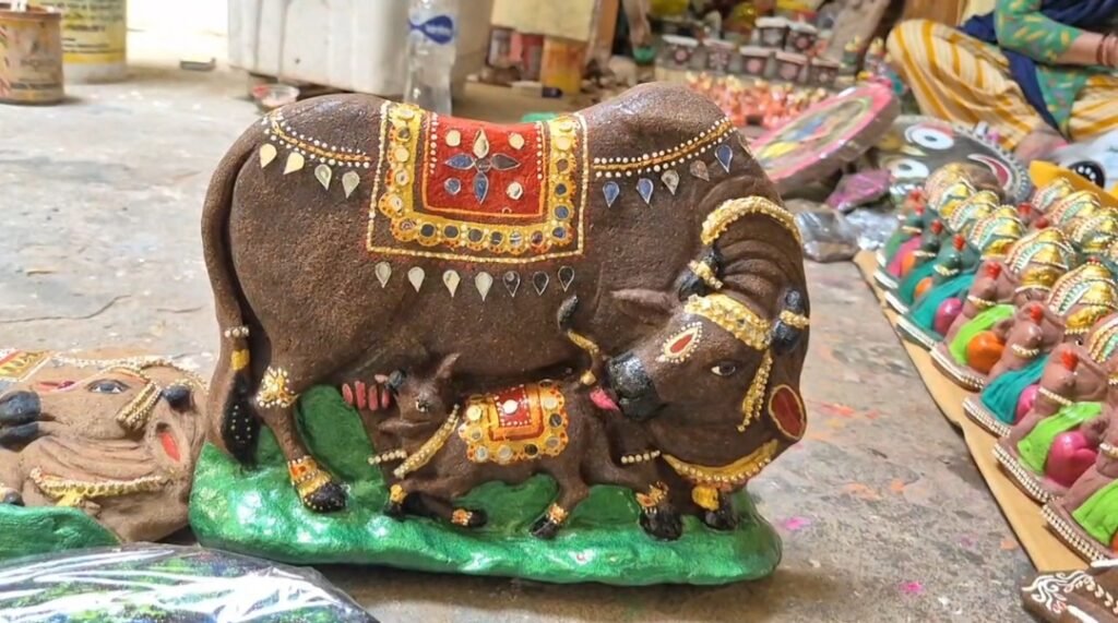 गौ-निर्मित उत्पाद