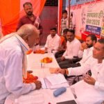 नदीगांव के तीन गांवों में जन चौपाल, पात्रों को योजनाओं का लाभ दिलाने के निर्देश तूमरा गांव की जन चौपाल में ग्रामीणों को संबोधित करते विधायक मूलचंद्र निरंजन