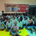 ज्ञापन सौंपते उत्तर प्रदेश लेखपाल संघ कैसरगंज के पदाधिकारी