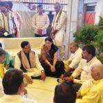 भाजपा प्रदेश अध्यक्ष पंकज चौधरी पहुंचे नगला देवहंस, दिवंगत विधायक छोटेलाल वर्मा को दी श्रद्धांजलि नगला देवहंस में दिवंगत विधायक छोटेलाल वर्मा के परिवार से मुलाकात करते भाजपा प्रदेश अध्यक्ष पंकज चौधरी।