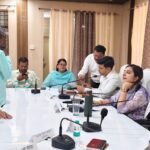संपूर्ण समाधान दिवस में एसडीएम ने सुनीं 58 शिकायतें, छह का मौके पर निस्तारण फतेहाबाद तहसील में संपूर्ण समाधान दिवस के दौरान फरियादियों की शिकायतें सुनतीं एसडीएम स्वाति शर्मा।
