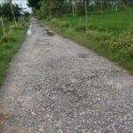 इटौरिया गांव का मुख्य मार्ग बदहाल, गहरे गड्ढों से ग्रामीण परेशान भुता के इटौरिया गांव के मुख्य मार्ग पर बने गहरे गड्ढे और जलभराव।