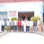 वारंटियों की गिरफ्तारी के दौरान मौजूद बिलरियागंज पुलिस टीम
