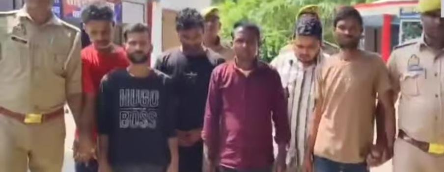 आजमगढ़ में मंदिरों से घंटे चोरी करने वाले गिरोह का पर्दाफाश, छह गिरफ्तार