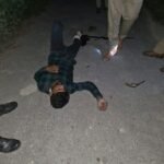 आजमगढ़ में बकरी चोरी गिरोह के सदस्य से मुठभेड़, पैर में गोली लगने पर गिरफ्तार पुलिस द्वारा बरामद तमंचा कारतूस नकदी और दोपहिया वाहन