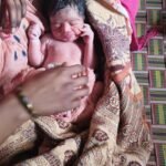 बरेली में गन्ने के खेत में पानी के बीच मिला नवजात, ग्रामीण ने सुरक्षित निकालकर बचाई जान बरेली के डंडिया नवाजिश अली गांव में गन्ने के खेत में मिला नवजात, जिसे ग्रामीणों ने सुरक्षित बाहर निकाला।