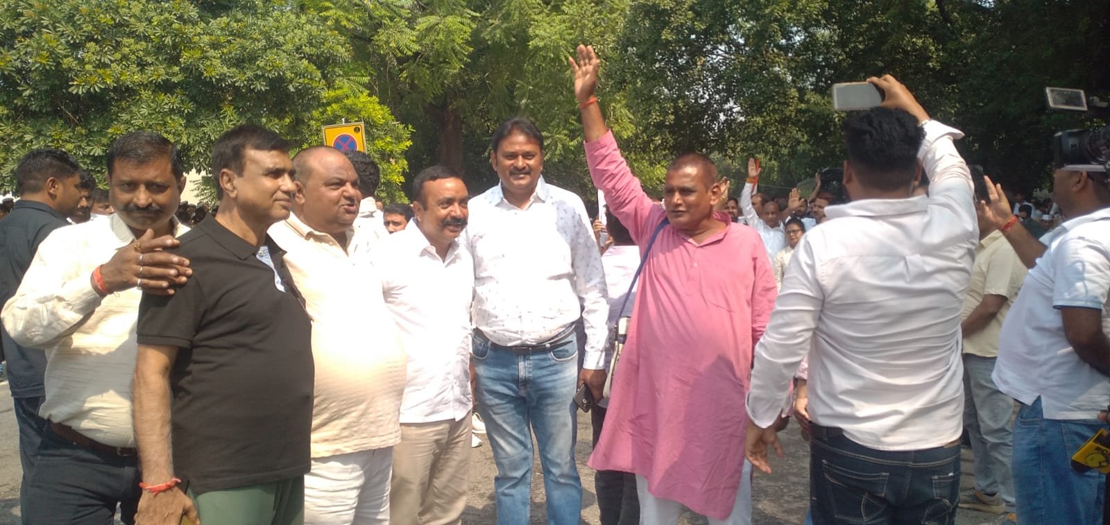 ‘वोट चोर गद्दी छोड़’ अभियान में शामिल होने बहराइच के कांग्रेसी पहुंचे दिल्ली